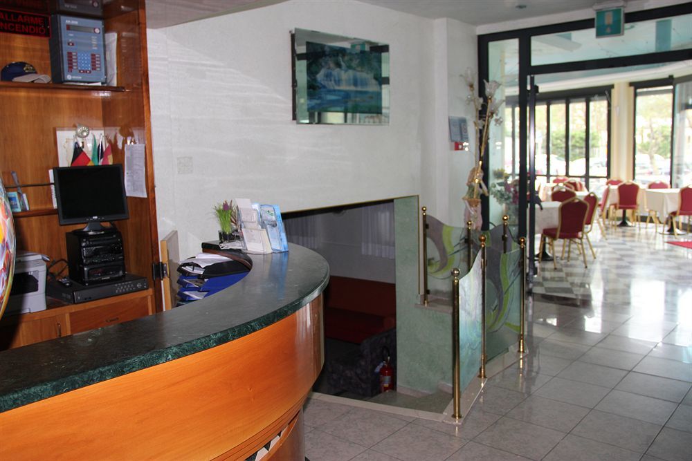 Hotel Metropol سوتّومارينا المظهر الخارجي الصورة