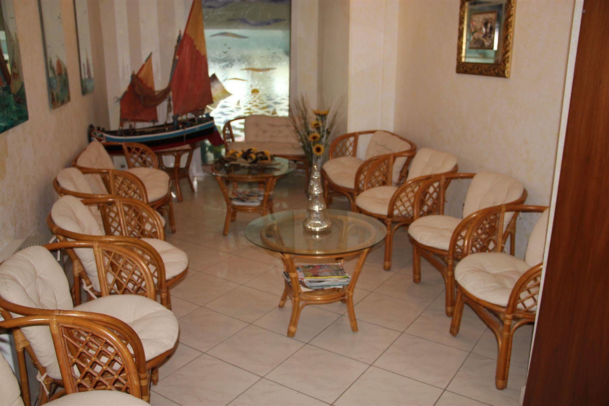 Hotel Metropol سوتّومارينا المظهر الخارجي الصورة