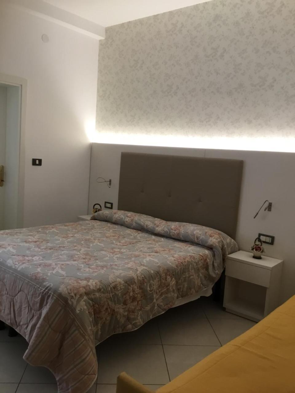 Hotel Metropol سوتّومارينا المظهر الخارجي الصورة