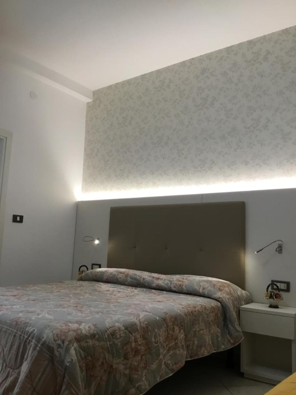 Hotel Metropol سوتّومارينا المظهر الخارجي الصورة